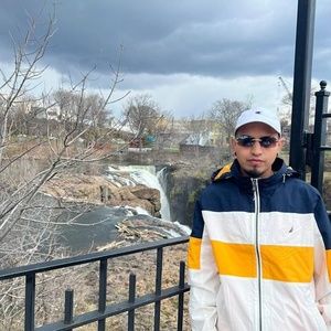 Meet your Posher, Diego